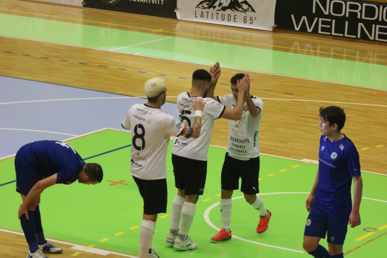 Brassen lämnar ÖSK Futsal – han stannar